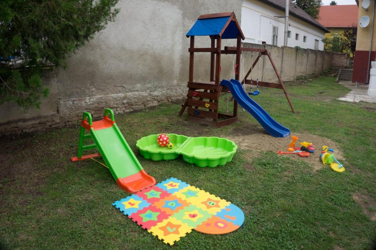 Servus Vendégház 2 Lengyeltoti Exterior foto